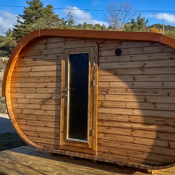 ausgefallene Hobbit-Hütte mit Klimaanlage