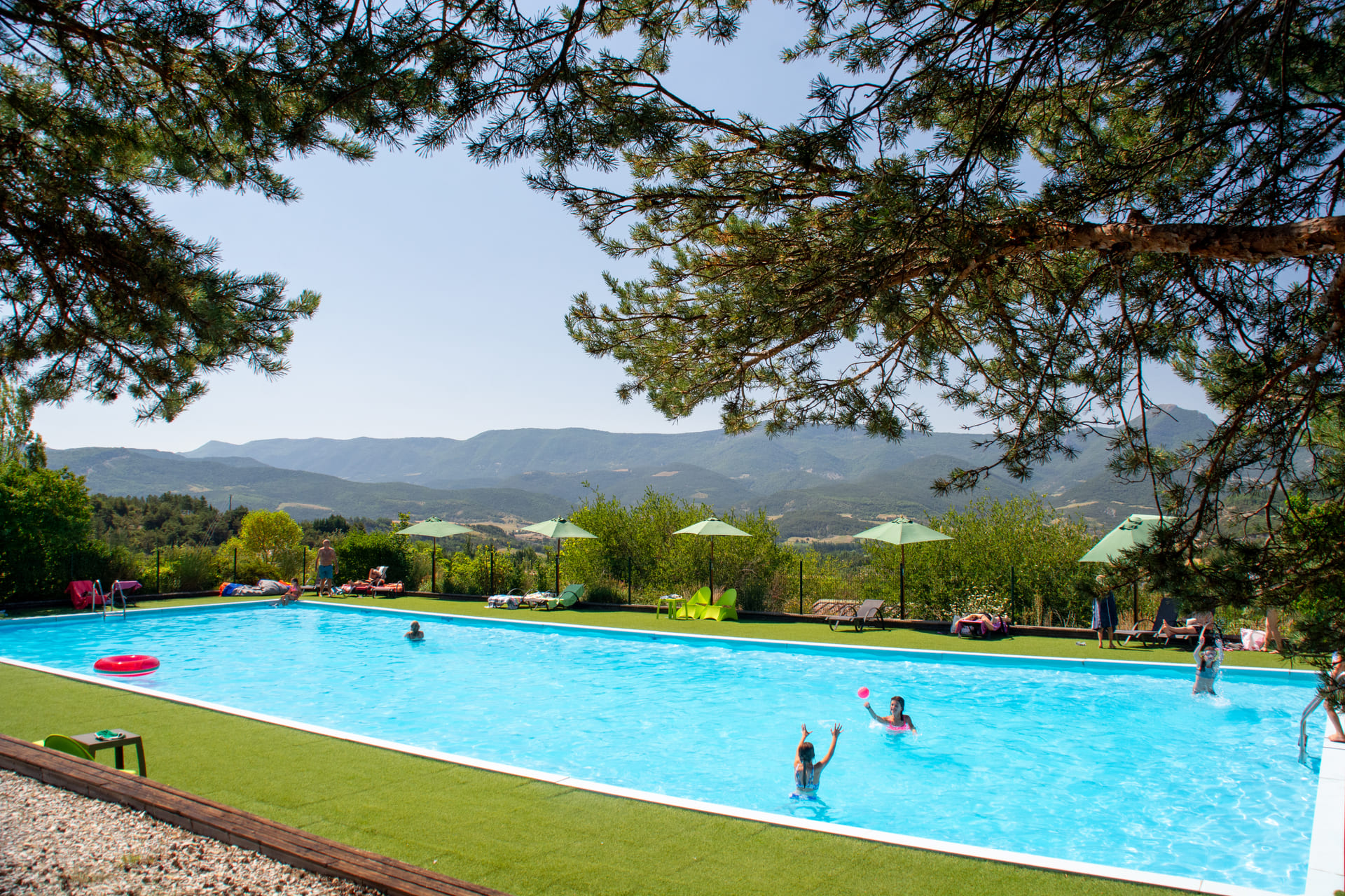 camping avec piscine chauffee pres de nyons