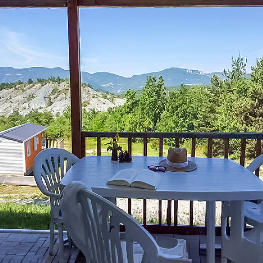 mobil homes pour a personnes avec vue sur les baronnies provencales